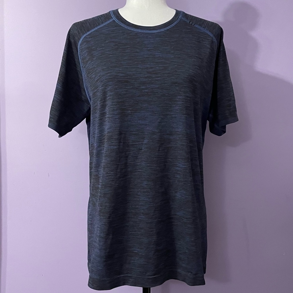 Men's Blue LuluLemon T-Shirt Size M